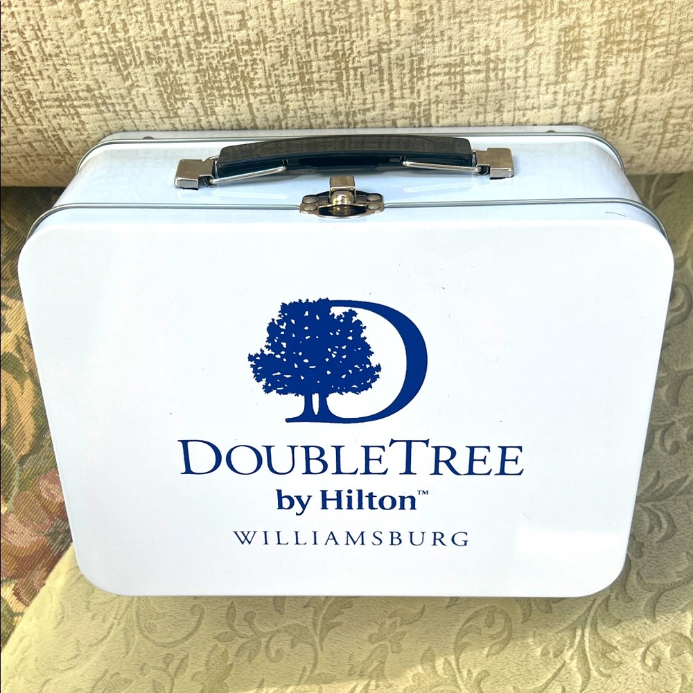 DoubleTree by Hilton Williamsburg, Virginia, White Metal Lunchbox - Brand New!